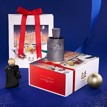 Coffret parfum Parfums de Marly avec flacon et packaging illustré pour la campagne de Noël 2023.
